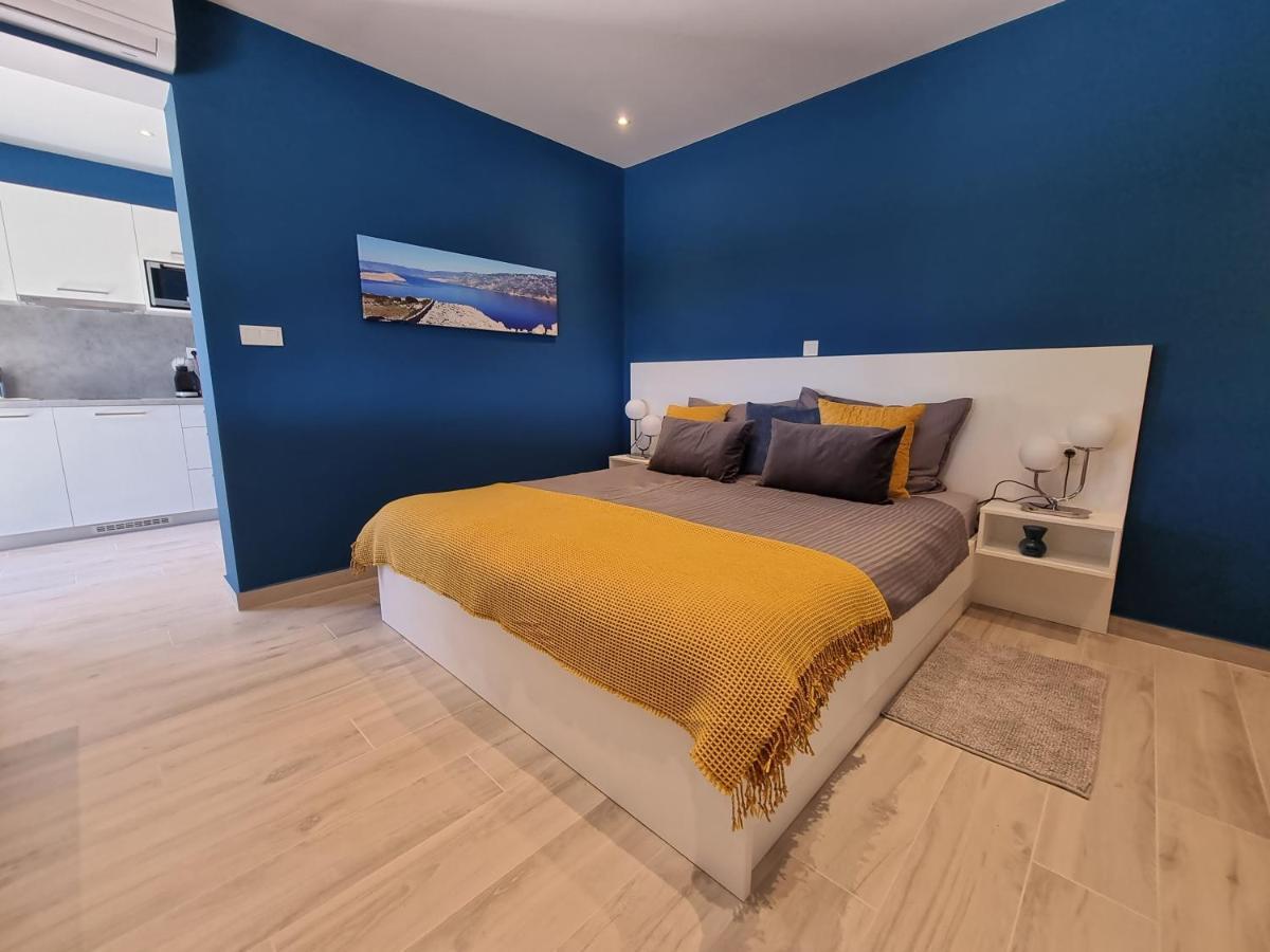 Apartments Suha Punta - Villa Babalonija Kampor Kültér fotó