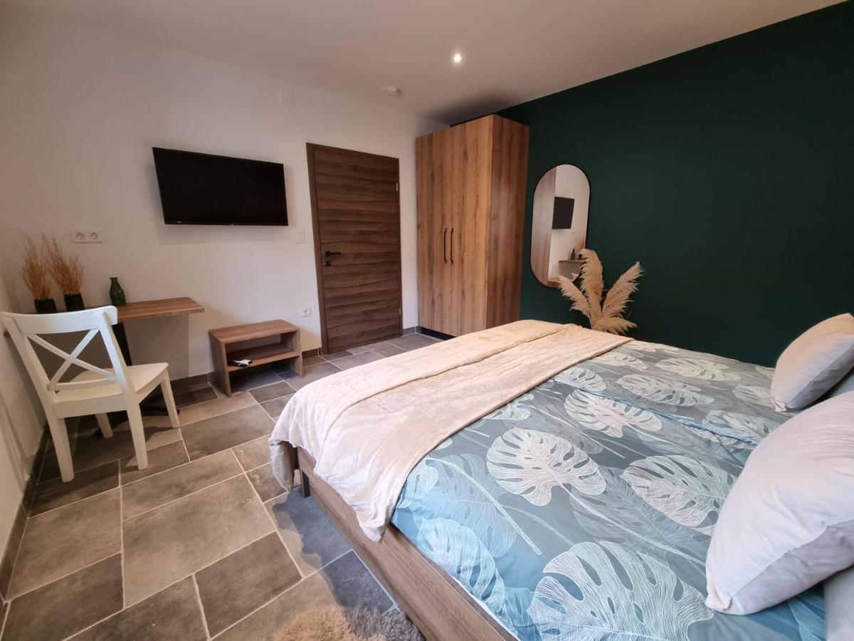 Apartments Suha Punta - Villa Babalonija Kampor Kültér fotó