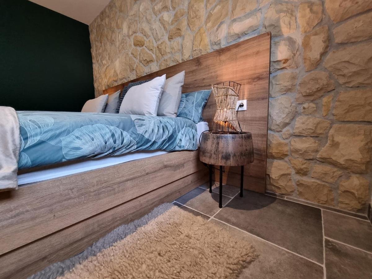 Apartments Suha Punta - Villa Babalonija Kampor Kültér fotó