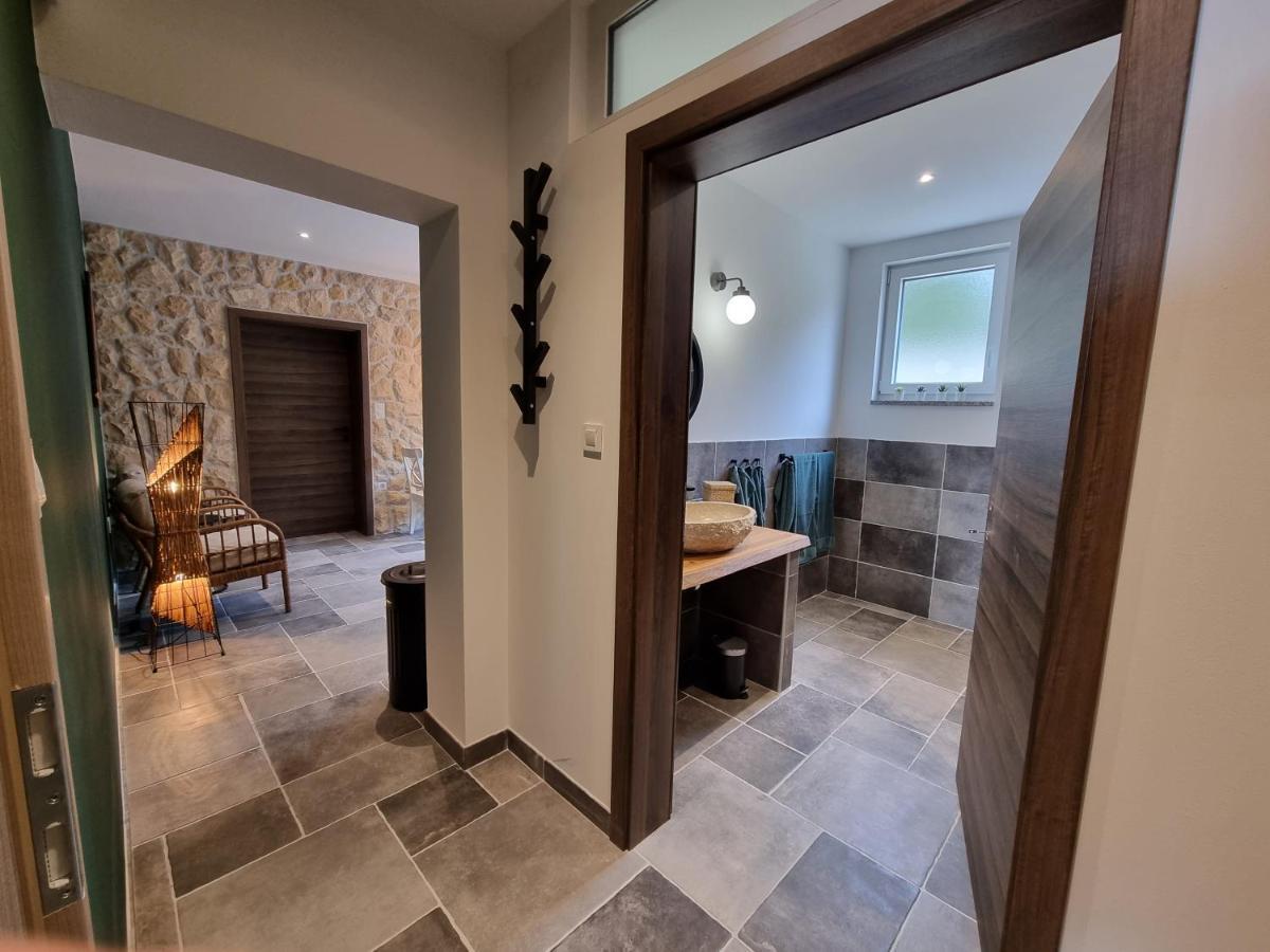 Apartments Suha Punta - Villa Babalonija Kampor Kültér fotó