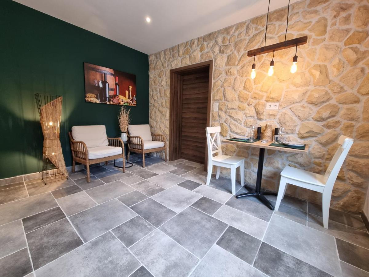 Apartments Suha Punta - Villa Babalonija Kampor Kültér fotó