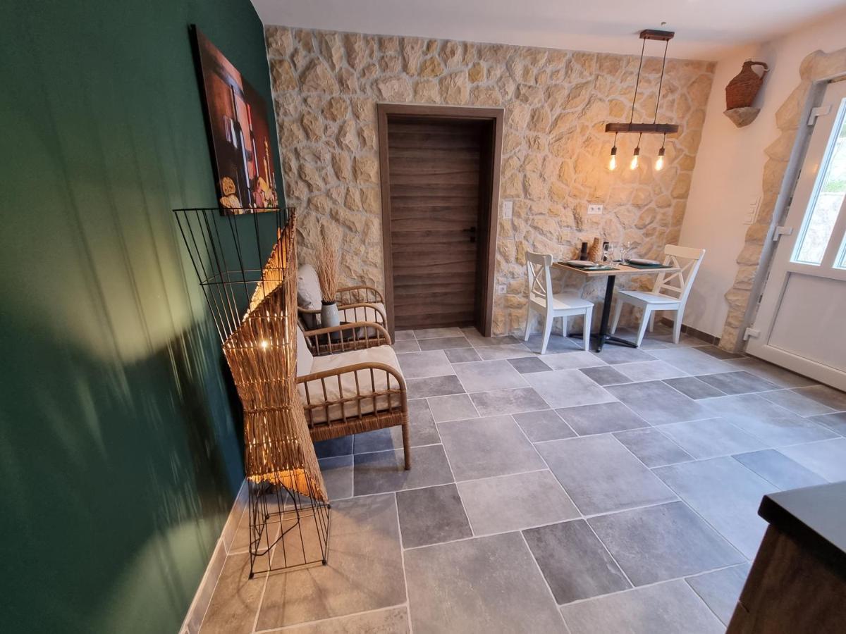 Apartments Suha Punta - Villa Babalonija Kampor Kültér fotó