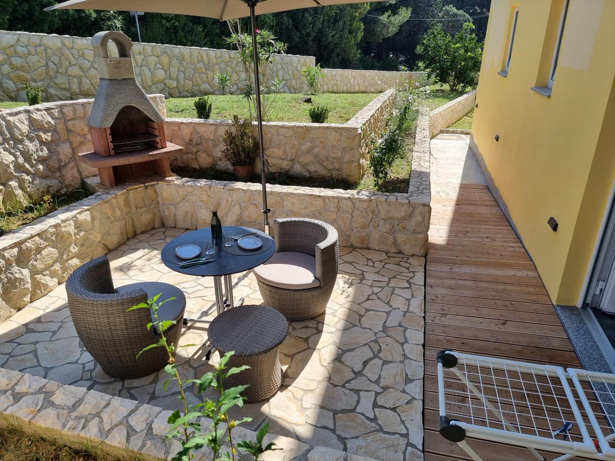 Apartments Suha Punta - Villa Babalonija Kampor Kültér fotó