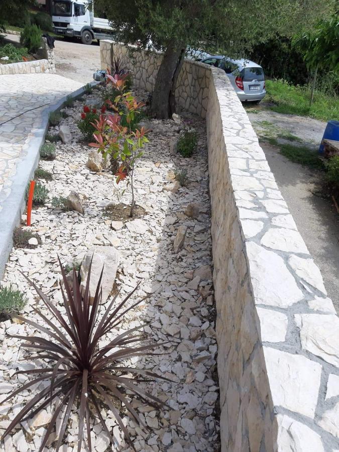 Apartments Suha Punta - Villa Babalonija Kampor Kültér fotó