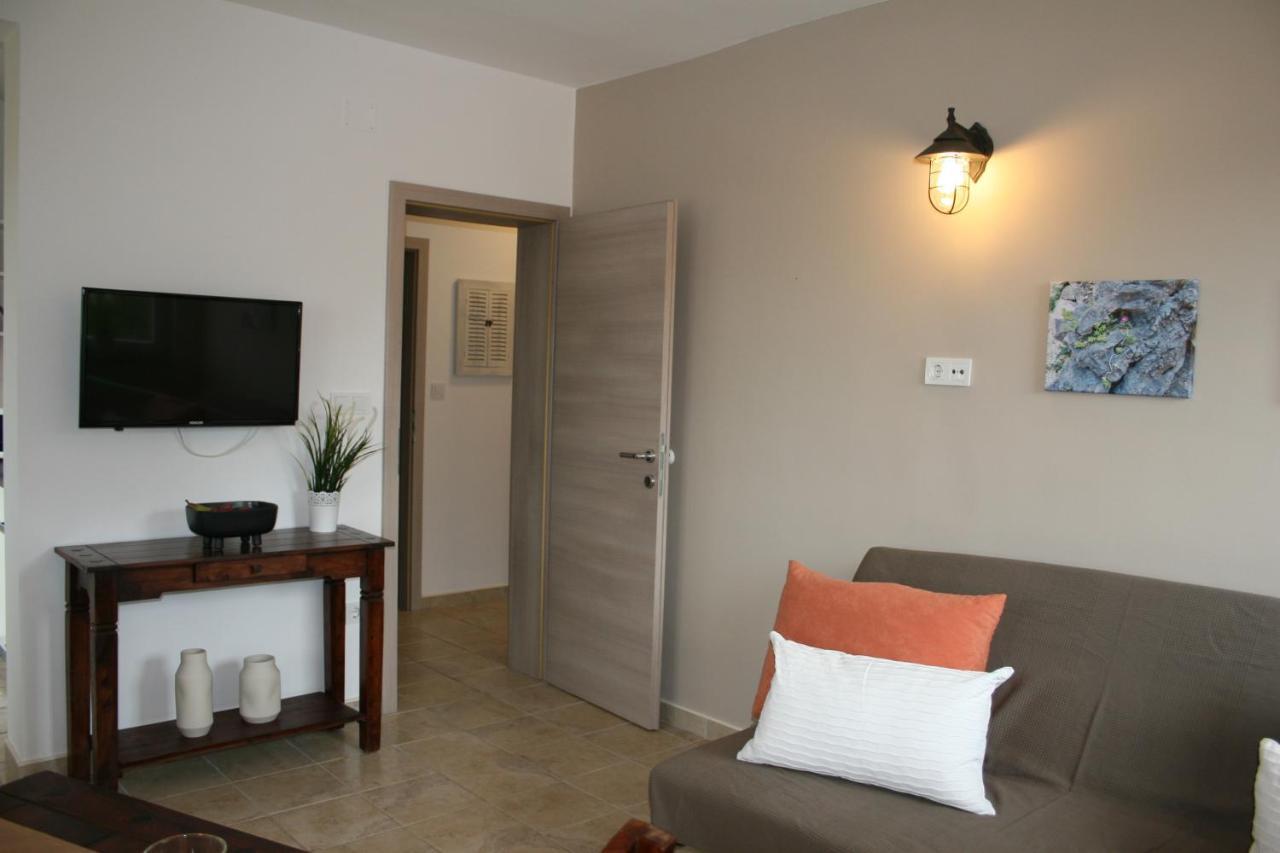Apartments Suha Punta - Villa Babalonija Kampor Kültér fotó